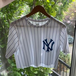 New York Yankees pinstripe t shirt